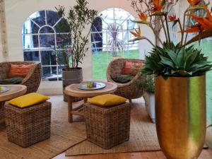 Gold Bodenvase rund 4